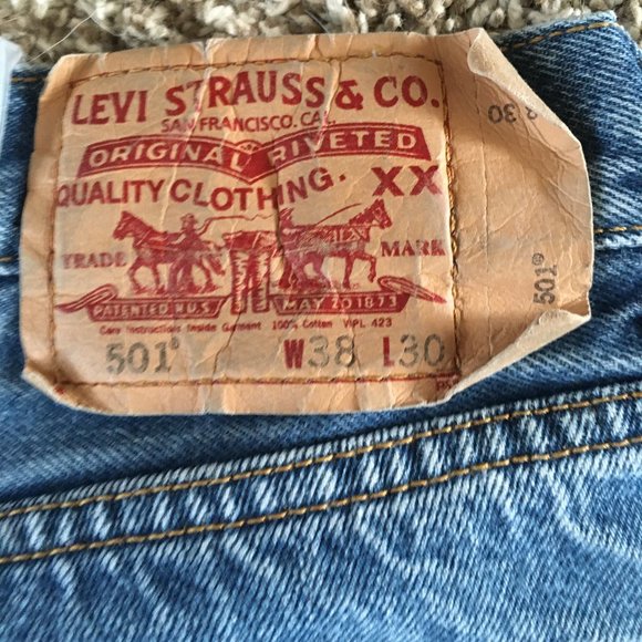 EUC LEVI 501 BUTTON FLY 38 X 30 BLUE DENIM JEANS - Picture 7 of 9